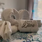 Bn\'B Diva